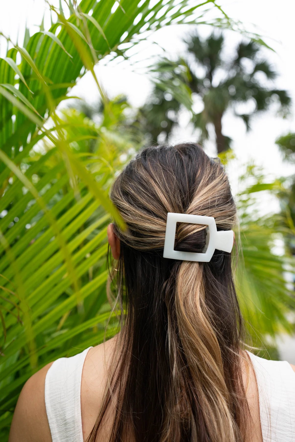 Teleties White Medium Flat Square Clip