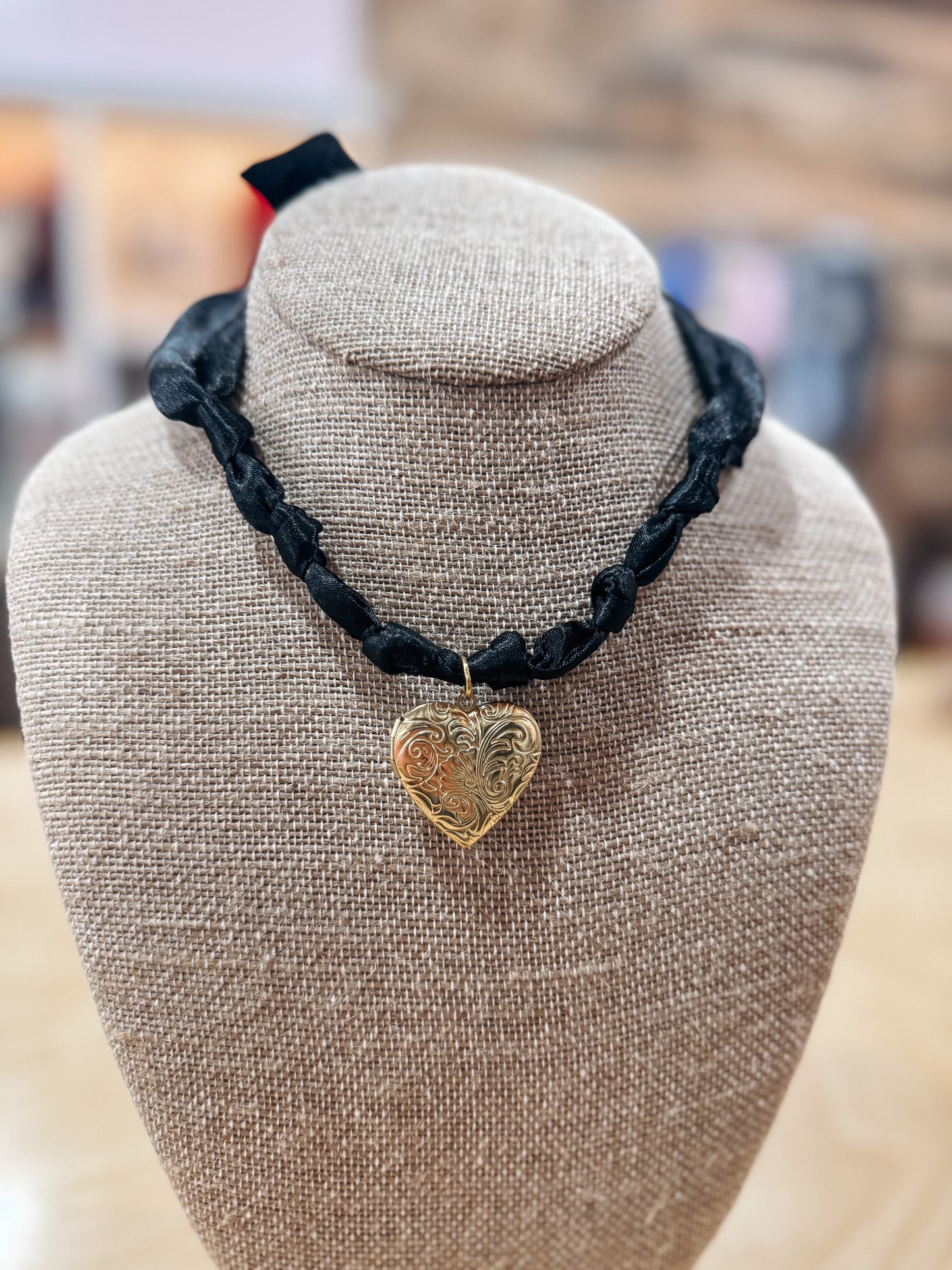 Black Gold Heart Twilly