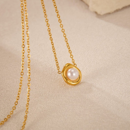 Lucky Pearl Gold Necklace