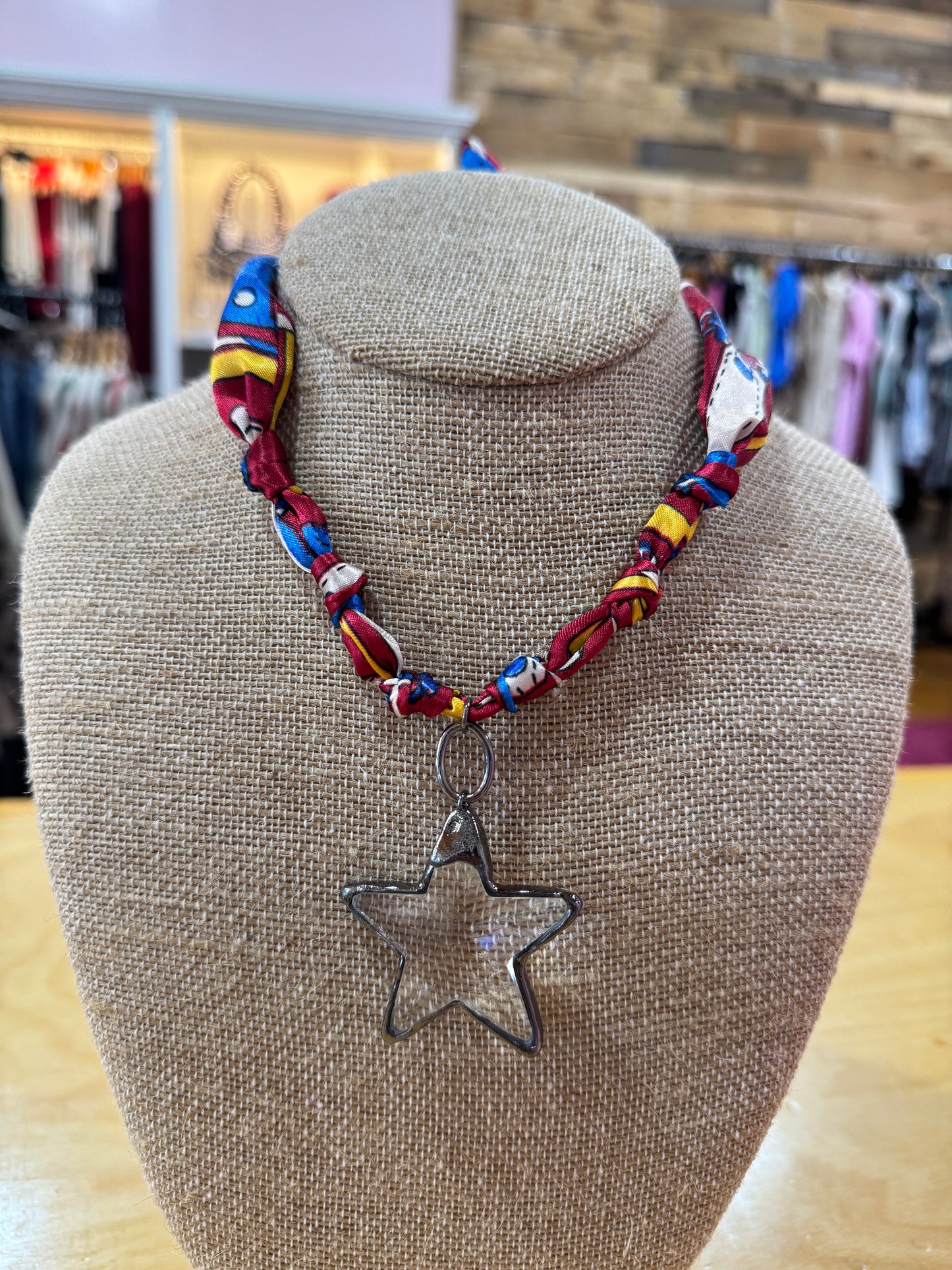 Maroon & Blue Star Twilly
