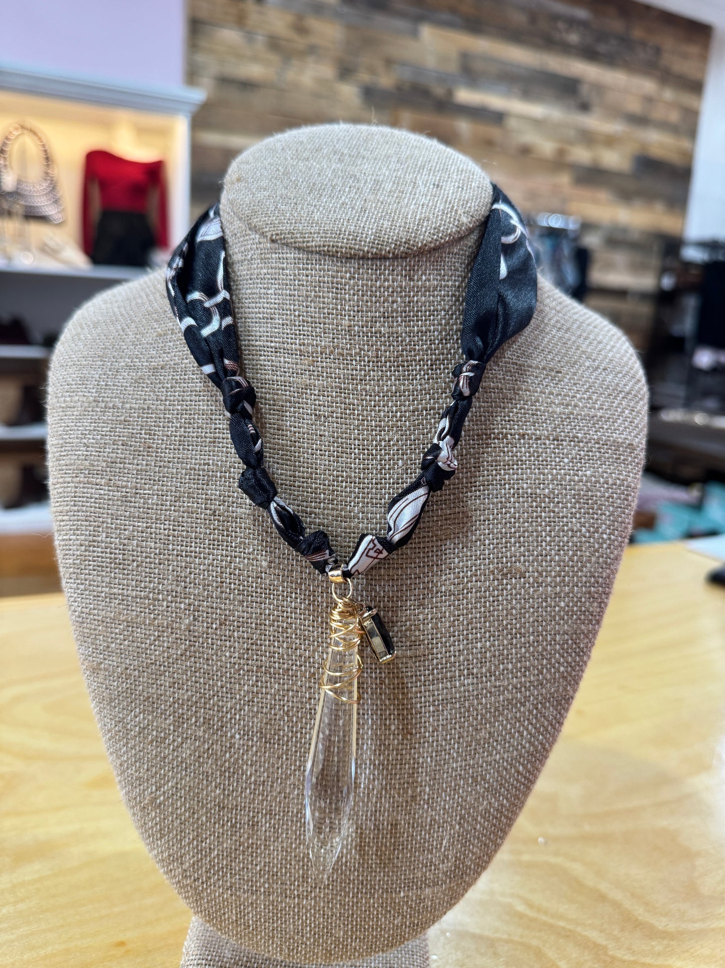 Black Dagger Crystal Twilly