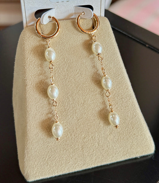 Gold Drop Pearl Earring